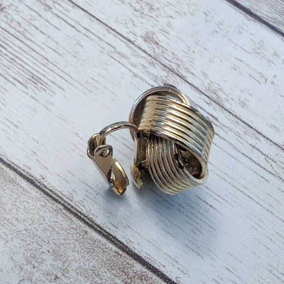Vintage Clip On Earrings - Chunky Gold Tone Knot Design - Picture 11 of 12